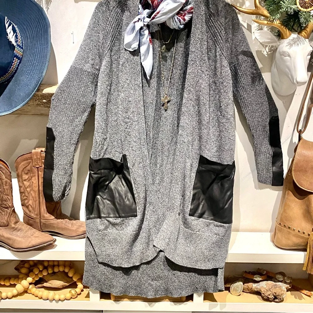 Vegan LEATHER pockets & sleeves open front boho cardigan w midcentury vibe - Picture 4 of 10